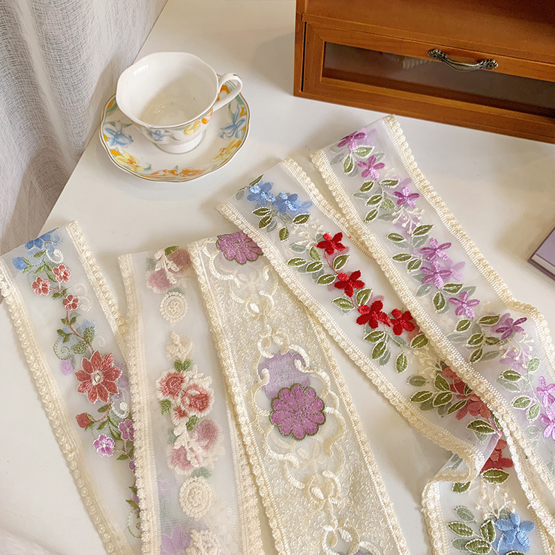 Embroidery Ribbon - Nastro floreale ricamato in pizzo da