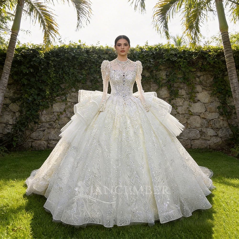 Embroidery Ribbon - Abito da sposa chic a collo
