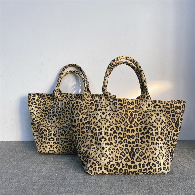 Borsa Tote Unisex in Tela con  - Embroidery Motif recensione e prezzo