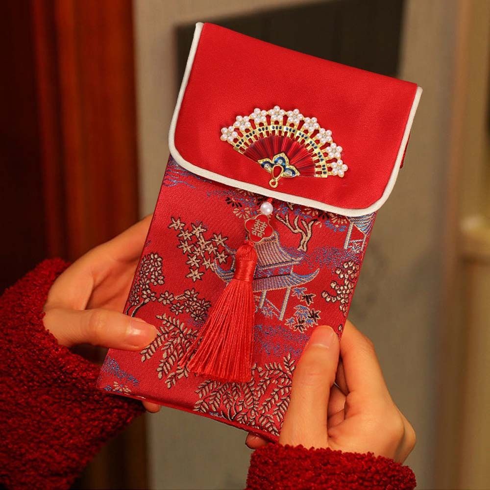 Busta Rossa in Broccato con Pa - Embroidery Cloth recensione e prezzo