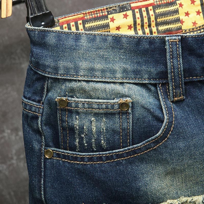 Nuovi pantaloncini da uomo in  - Embroidery Jeans recensione e prezzo