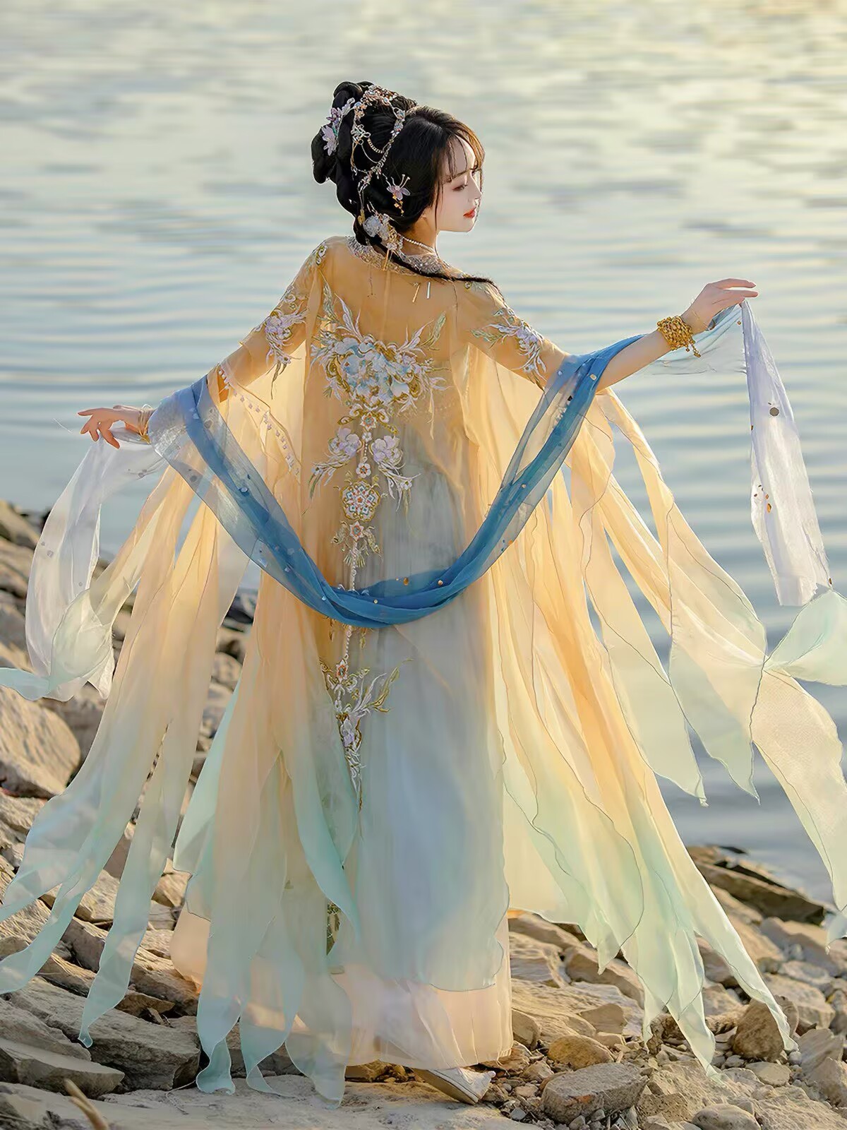 Abito Hanfu Cinese da Donna, T - Embroidery Yellow recensione e prezzo