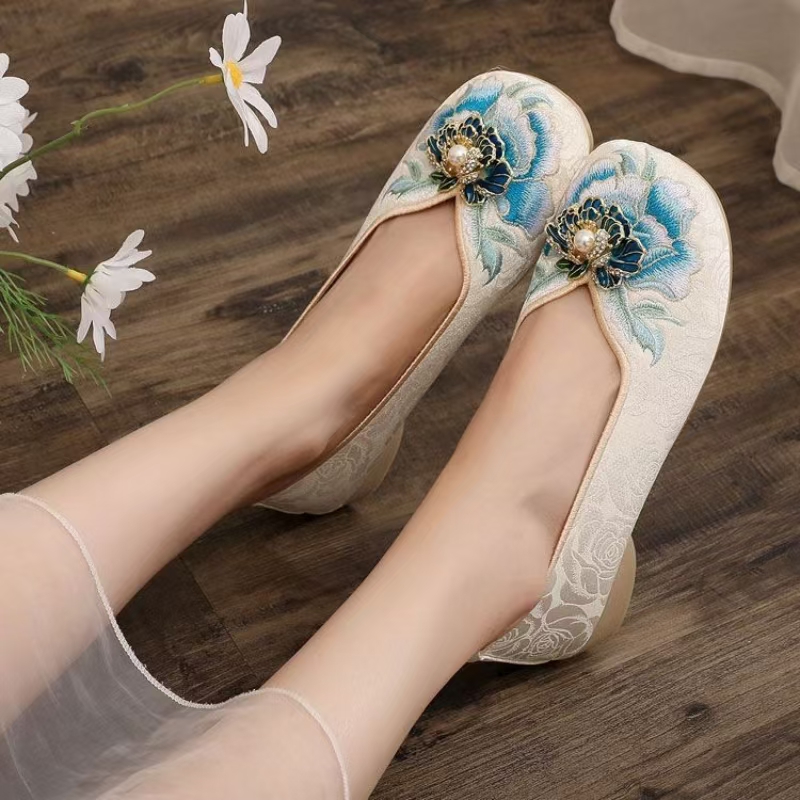 Scarpe da donna con tacco bass - Embroidery Cloth recensione e prezzo